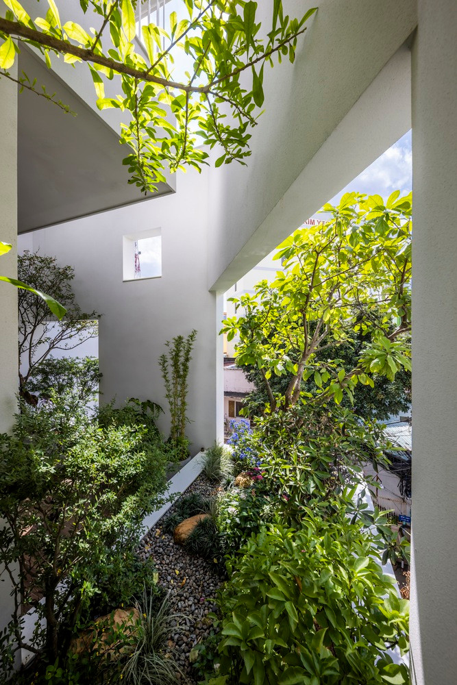 Mục tiêu của kiến trúc sư là thiết lập khả năng mở rộng và tiến bộ theo chiều ngang trong phát triển không gian, thiết lập một khuôn khổ có thể áp dụng chung nhằm thúc đẩy việc tạo ra môi trường đô thị bền vững hơn về mặt môi trường, đẹp hơn về mặt thẩm mỹ và yên tĩnh hơn về mặt âm thanh. Ảnh: Hiroyuki Oki