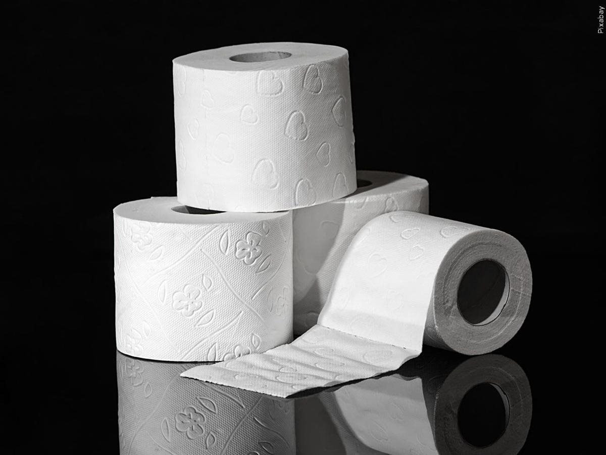 Nhiều người có thói quen tích trữ quá nhiều nhu yếu phẩm hàng ngày trong nhà như nước rửa chén, giấy vệ sinh...Thế nhưng, đây cũng không phải là cách tiết kiệm tiền thông minh. Ảnh minh họa