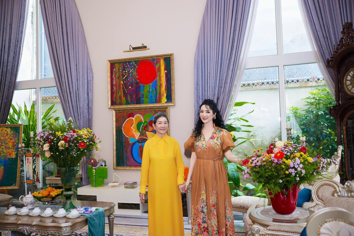 Phòng khách trong biệt thự của Hoa hậu Giáng My rộng rãi, với sức chứa khoảng 200 người. Ảnh: FB Giang My Nguyen