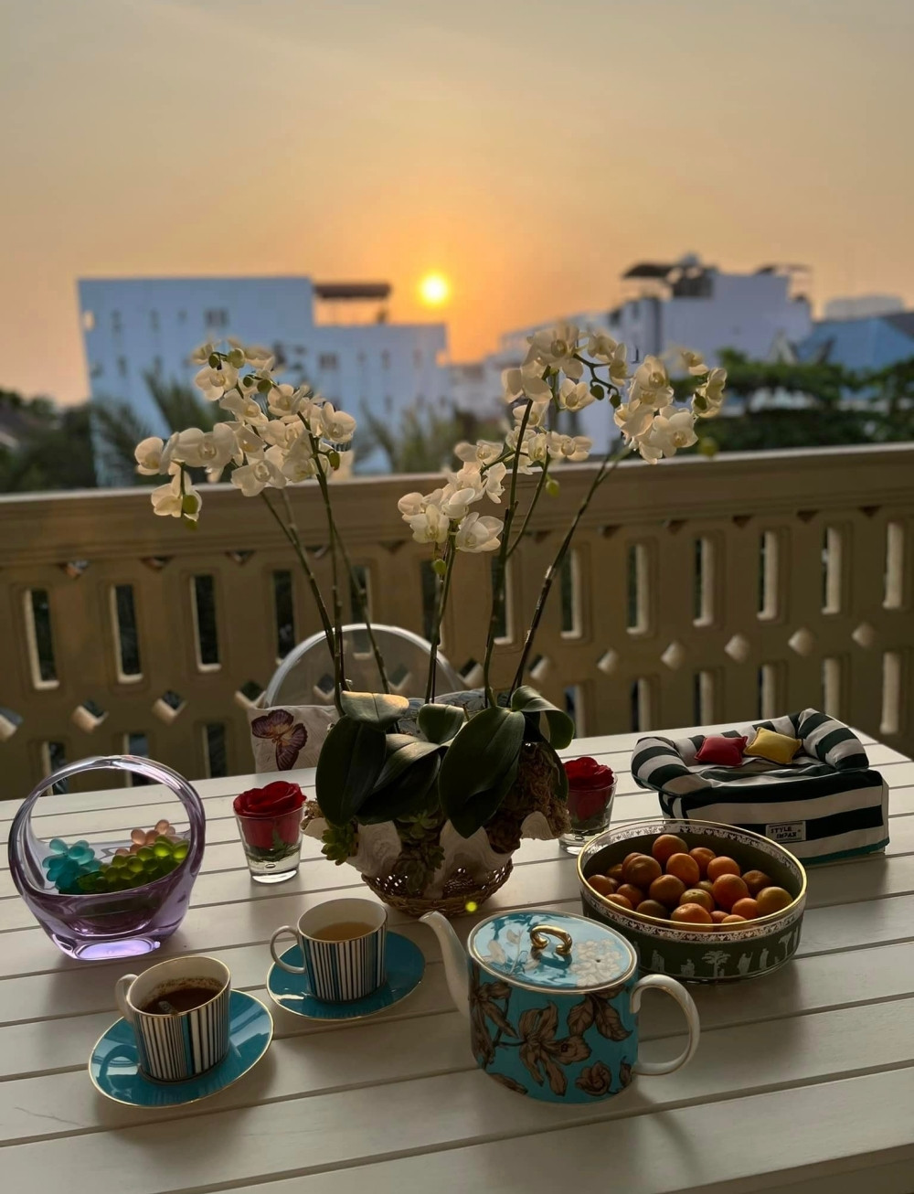 Khi hoàng hôn buông, Giáng My được ngắm trọn cảnh bình yên và lãng mạn tại nhà. Ảnh: FB Giang My Nguyen