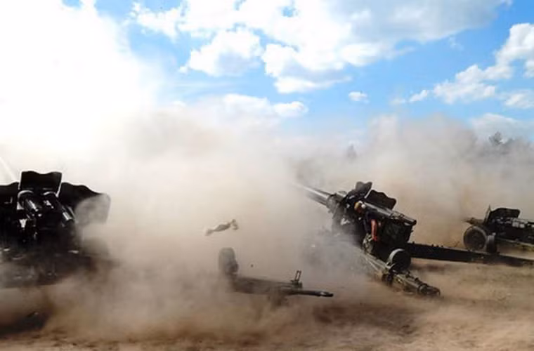 Đạn chùm mang 42 đạn nhỏ chống tăng OF-23 tầm bắn 26km, với mỗi quả đạn nhỏ HEAT có thể xuyên 100mm giáp thép , hoặc đạn gây nhiễu HS-23 hay đạn pháo thông minh Krasnopol dẫn đường bằng tia laser. Nguồn ảnh: Wikipedia