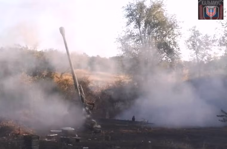 Như vậy, đây là bằng chứng rõ nét nhất về việc Nga đã chuyển giao có lẽ phải tới vài chục khẩu lựu pháo 2A65 Msta-B cho Quân đội Syria. Hiện chưa rõ việc giao pháo 2A65, xe tăng T-90 cho Quân đội Syria là viện trợ không hoàn lại hay là mua bán giữa hai bên. Nguồn ảnh: SyriaL