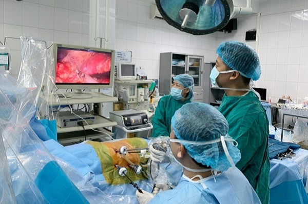 Ky tich BV Nhi Trung uong cuu song hai benh nhi suy than giai doan cuoi