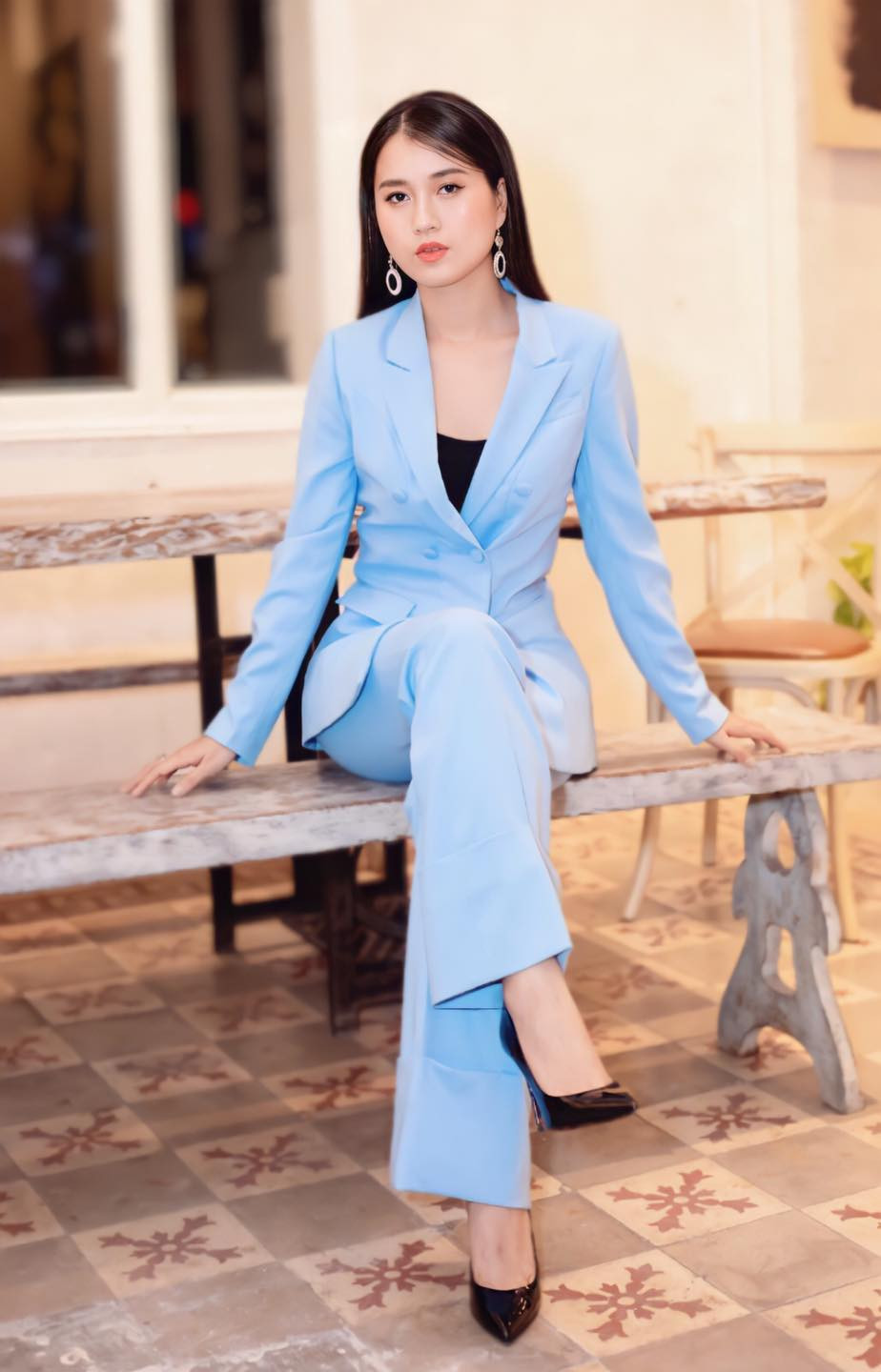 Là người của công chúng, Lâm Vỹ Dạ quan niệm việc làm cho mình đẹp hơn là một cách yêu bản thân và cũng là tôn trọng khán giả yêu thương mình.