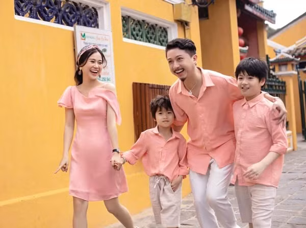 Nữ diễn viên hài từng chia sẻ cô đã dành cả thanh xuân để lo cho chồng con và gia đình, giờ là lúc để dành thời gian cho bản thân.