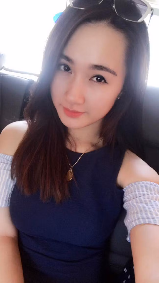  Vợ Hà Việt Dũng tên Hà Thị Nhung, là cô gái dân tộc Thái ở Hòa Bình.