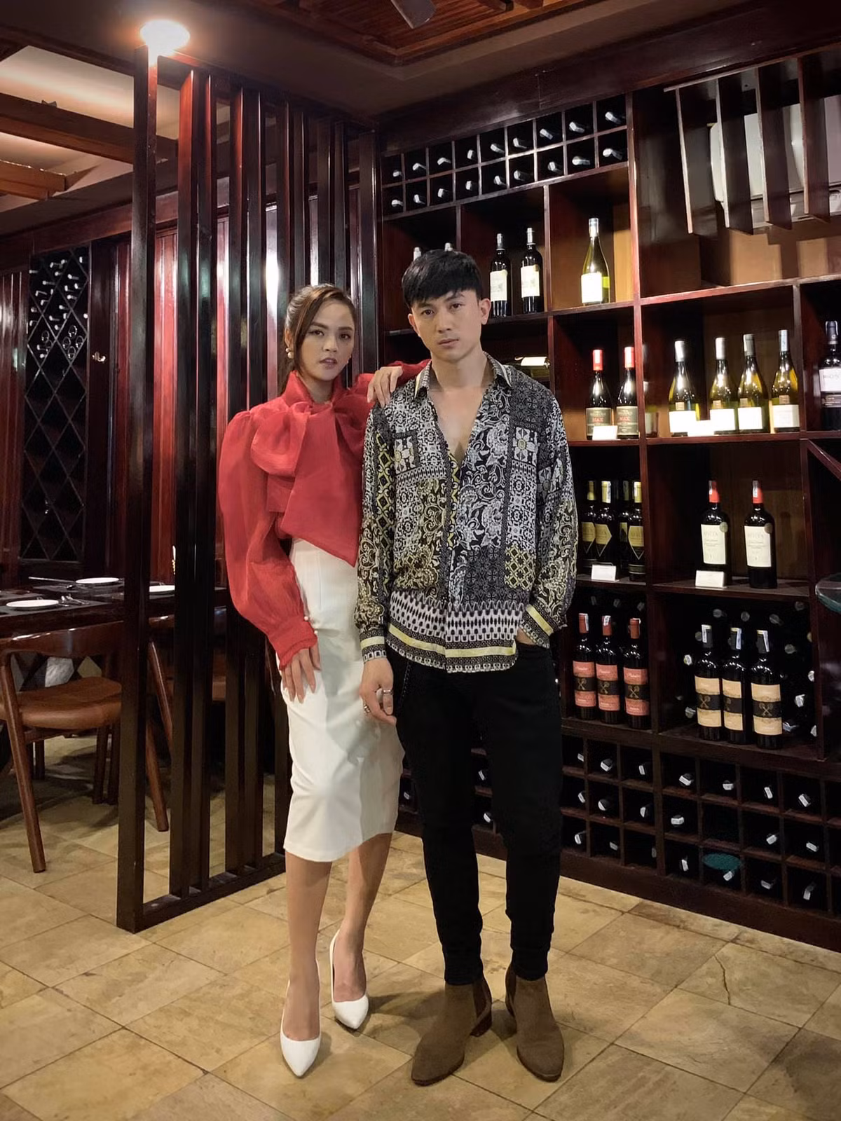 Thu Quỳnh chăm diện những chiếc váy điệu đà, thanh lịch để phù hợp vai nữ thư ký xinh đẹp sang chảnh.