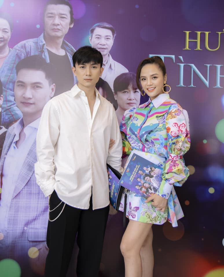 Phong cách của cả hai gây ấn tượng trong phim lẫn ngoài đời.