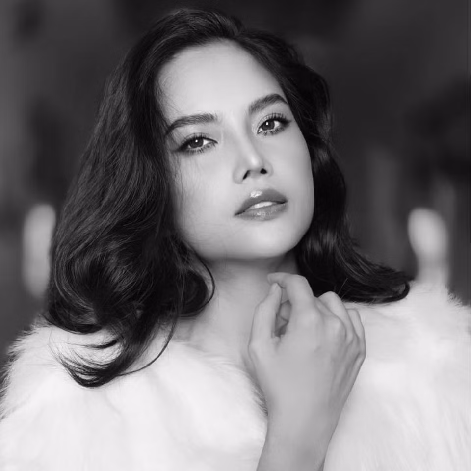 Vốn xuất thân là một người mẫu, hoạt động cùng thời với các siêu mẫu như Vũ Thu Phương, Anh Thư… thế nhưng sau đó, người đẹp chọn cuộc sống rời xa ánh hào quang showbiz, lấy chồng và sinh con cũng như tập trung vào công việc kinh doanh.