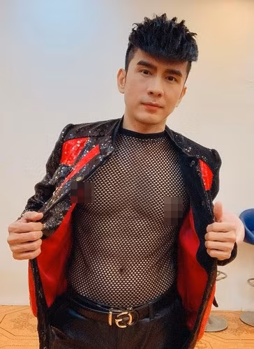 Nam ca sĩ luôn lọt Top những quý ông sở hữu nhan sắc vượt thời gian của làng giải trí Việt.