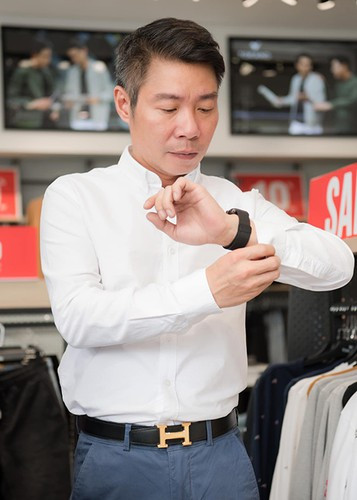 Phong cách thời trang của Công Lý có sự thay đổi khiến không ít người bất ngờ.