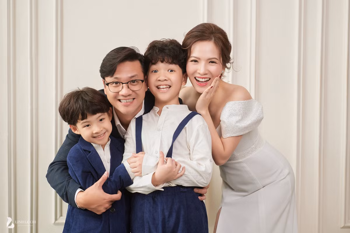 Đan Lê thường xuyên khoe hình ảnh gia đình hạnh phúc lên trang cá nhân.