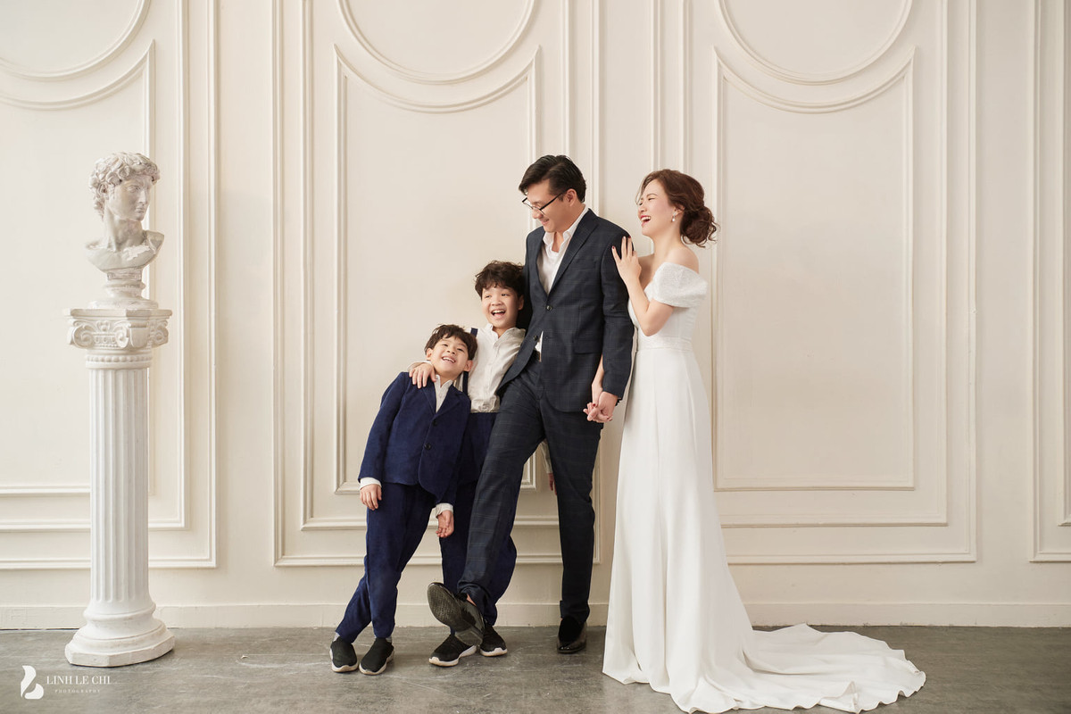 Không chỉ xinh đẹp, bà xã Khải Anh còn được khen giỏi chiều chồng lại khéo chăm con.