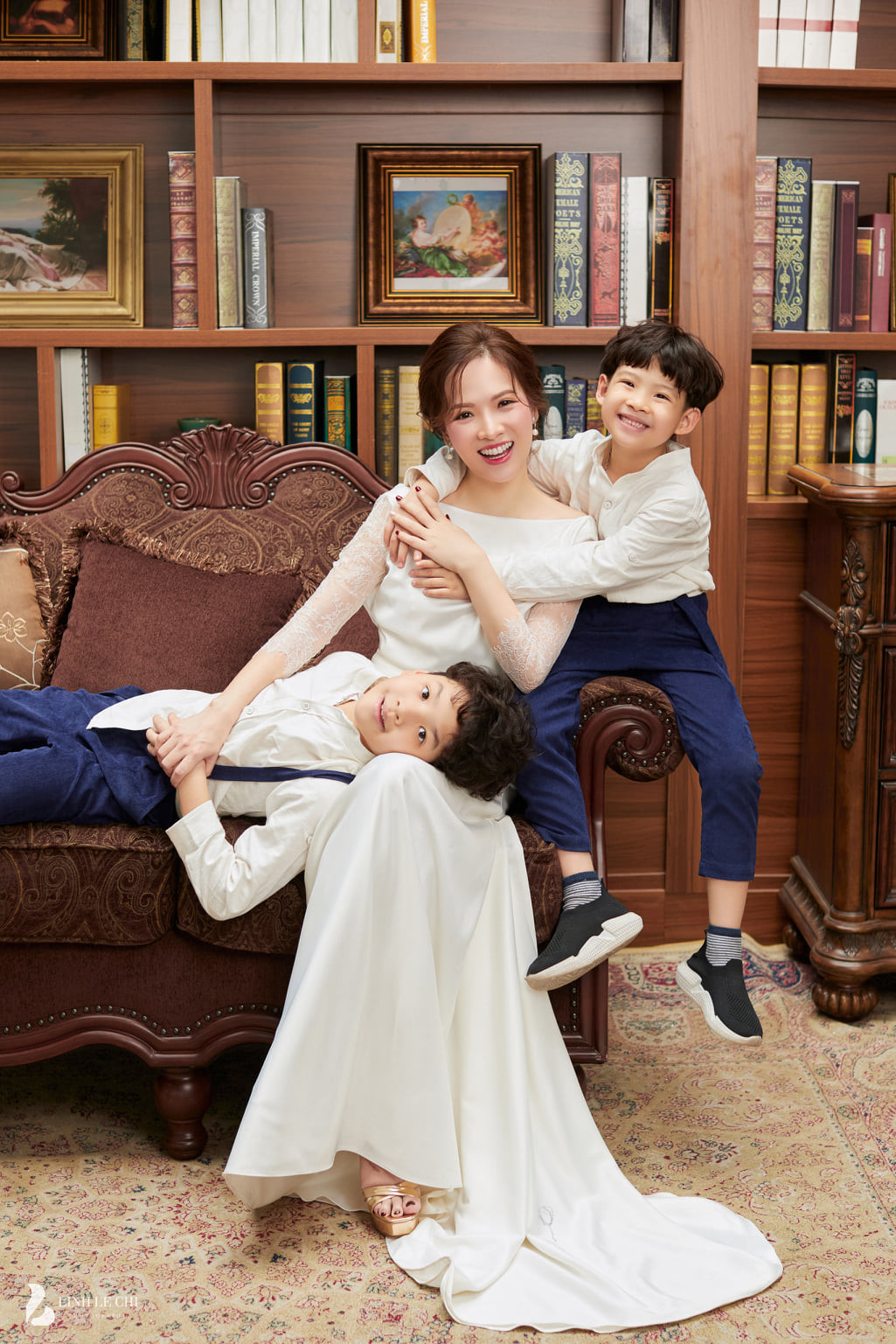 "Bà mẹ hai con" Đan Lê ngày càng xinh đẹp mặn mà sau 10 năm tái hôn với tình đầu là ông xã Khải Anh.