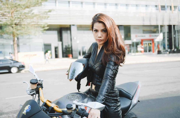 Không chỉ sở hữu nhan sắc vượt trội, người đẹp gốc Hà thành còn chứng minh mình có rất nhiều tài năng như diễn xuất, ca hát, làm MC, sản xuất phim. (Ảnh: Vietnamnet)