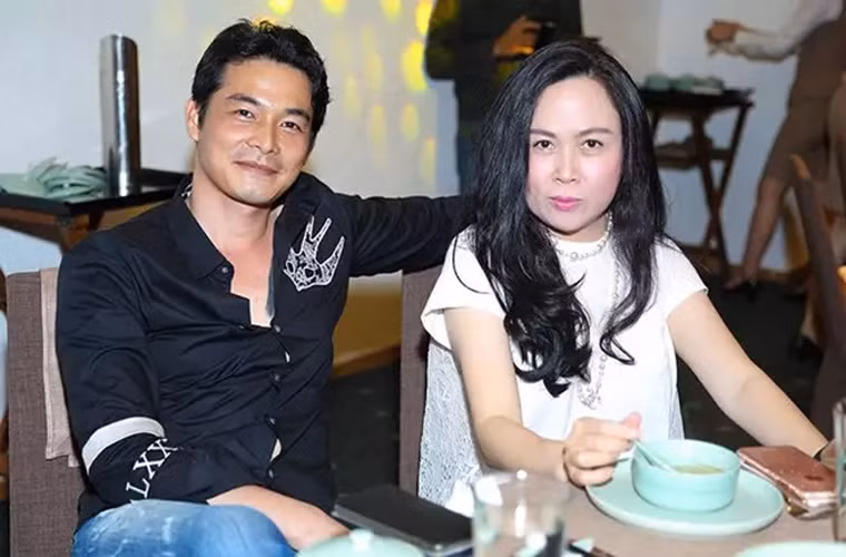 Nam diễn viên họ Quách cũng có thói quen dùng hàng hiệu và thường xuyên khoác đồ hiệu trên người kể từ khi yêu Phượng Chanel.