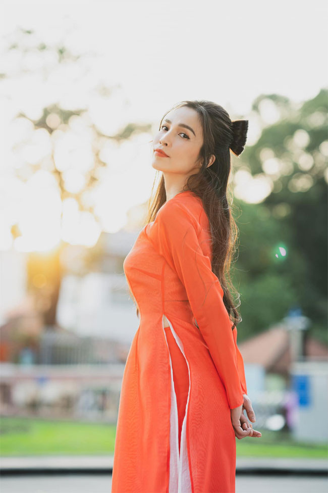 “Mẹ đơn thân” Hiền Thục không chỉ được khen ngợi về vẻ trẻ trung mà còn được mọi người ngưỡng mộ về cách dạy con gái Gia Bảo.