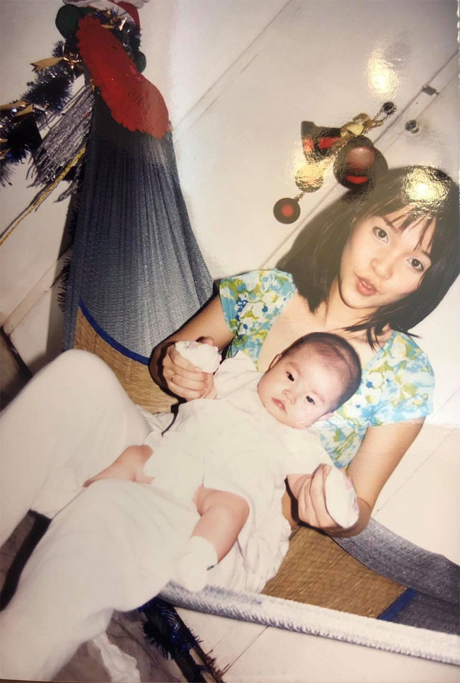 Một mình nuôi dạy con từ khi con chào đời, vừa là bố, vừa là mẹ, Hiền Thục còn vừa là bạn của con gái.