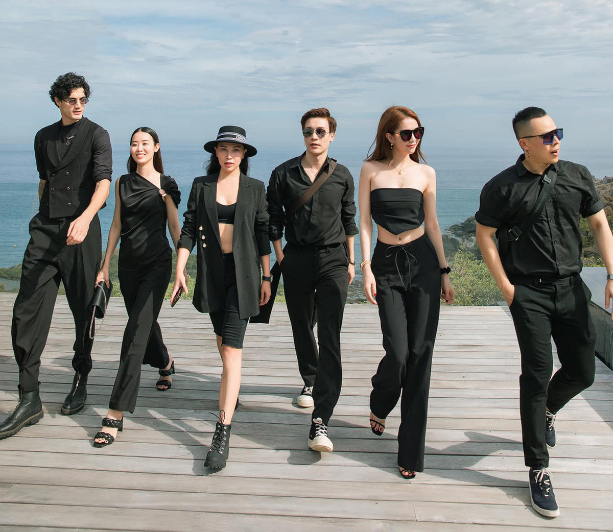 Gần đây, Ngọc Trinh còn gây xôn xao khi chi 500 triệu cùng hội bạn tới tận hưởng những dịch vụ sang chảnh và đắt đỏ bậc nhất tại khu nghỉ dưỡng 5 sao tại Ninh Thuận.