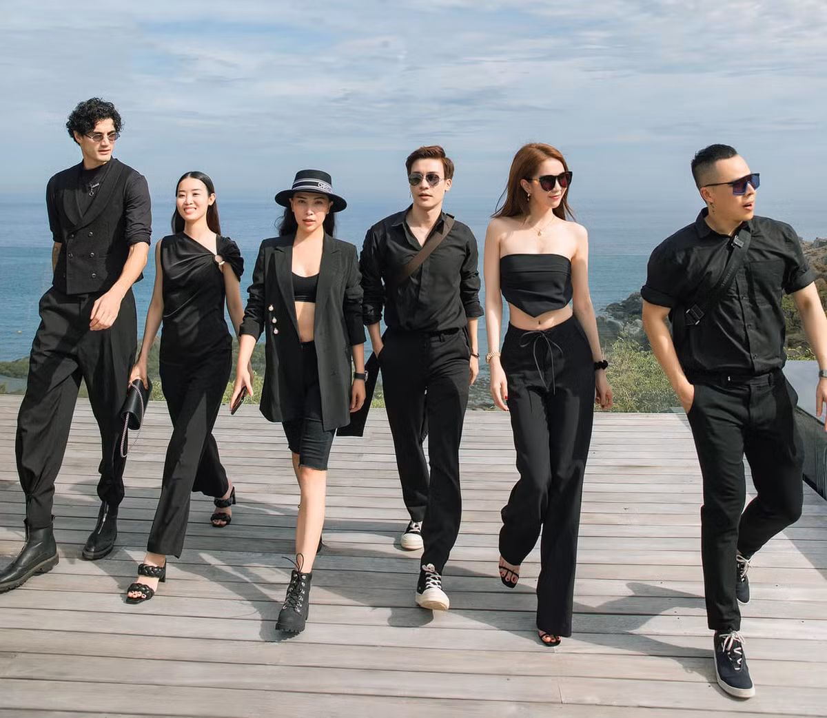 Gần đây, Ngọc Trinh còn gây xôn xao khi chi 500 triệu cùng hội bạn tới tận hưởng những dịch vụ sang chảnh và đắt đỏ bậc nhất tại khu nghỉ dưỡng 5 sao tại Ninh Thuận.