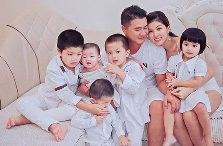 Sau khi sinh con thứ 5, Hoa hậu Oanh Yến được chồng đại gia tặng căn biệt thự trị giá tới 100 tỷ đồng.