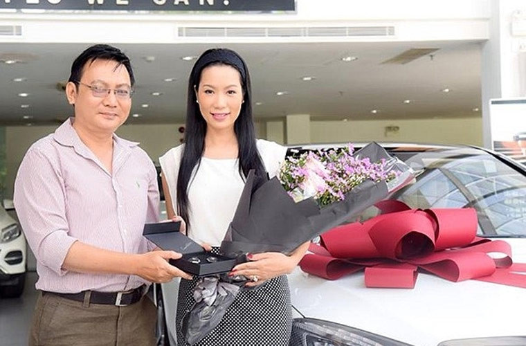 Dịp sinh nhật năm 2016, nữ diễn viên Trịnh Kim Chi được ông xã tặng chiếc xe hơi trị giá 5 tỷ đồng.