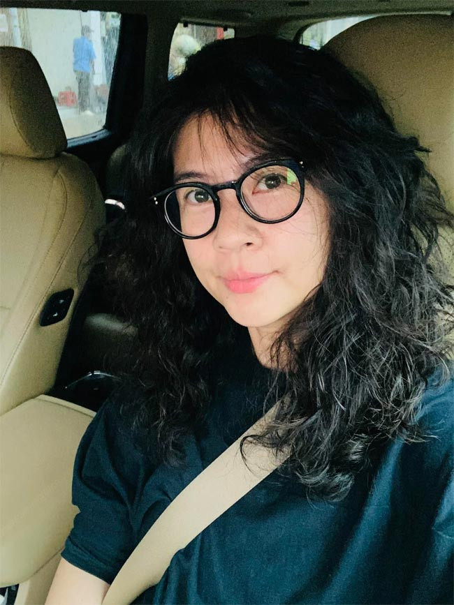 Kim Thư từng tham gia phim "Hồn Trương Ba da hàng thịt", "Khi đàn ông có bầu", "Cô Ba Sài Gòn"...