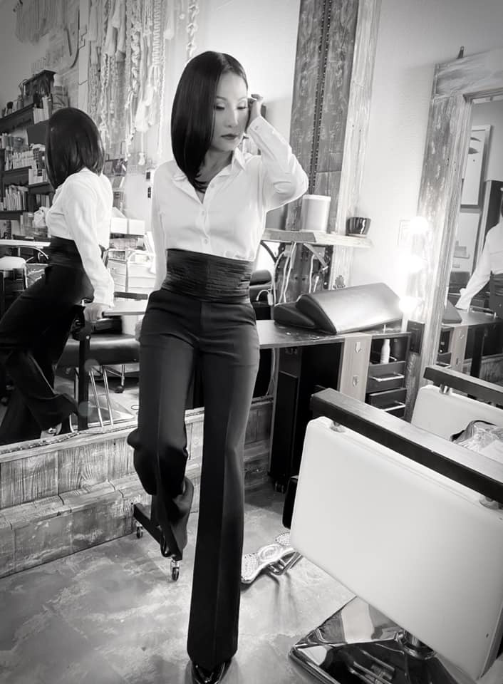 Nữ nghệ sĩ hiện tận hưởng cuộc sống bình yên cùng mẹ ruột và các con tại Mỹ. Cô xây dựng kênh Youtube riêng để chia sẻ cuộc sống đời thường với khán giả.