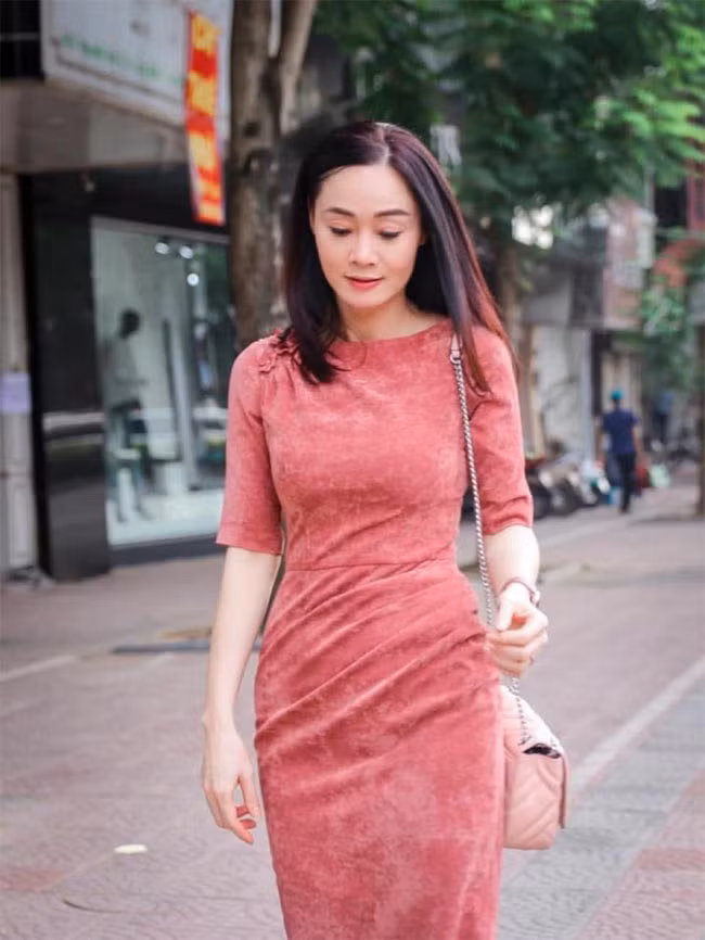 Được trở lại với diễn xuất có lẽ là một trong những yếu tố giúp người đẹp họ Quách ngày càng trẻ trung, yêu đời hơn.