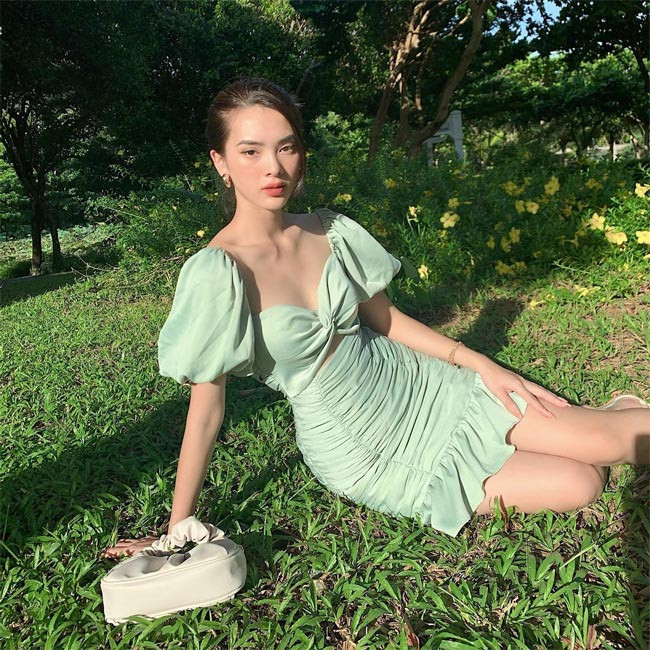 Trước đó Quỳnh Lương từng dính tin đồn cặp kè đại gia, được mua xe 5 tỷ.