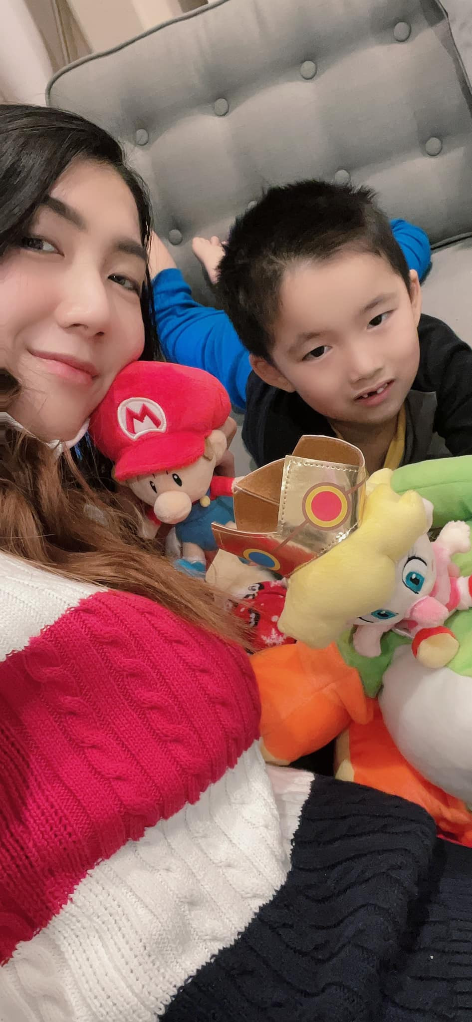 Cô hăng say làm việc để chủ động về tài chính, tự nhắn nhủ dù bận rộn cũng phải dành thời gian chăm sóc cho nhan sắc.