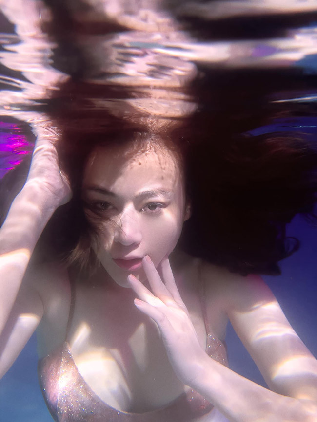 Nữ diễn viên sinh năm 1989 bắt đầu làm diễn viên từ năm 2012 nhưng phải tới vai Quỳnh trong phim "Quỳnh búp bê" năm 2018 cô mới được nhiều người biết tới.