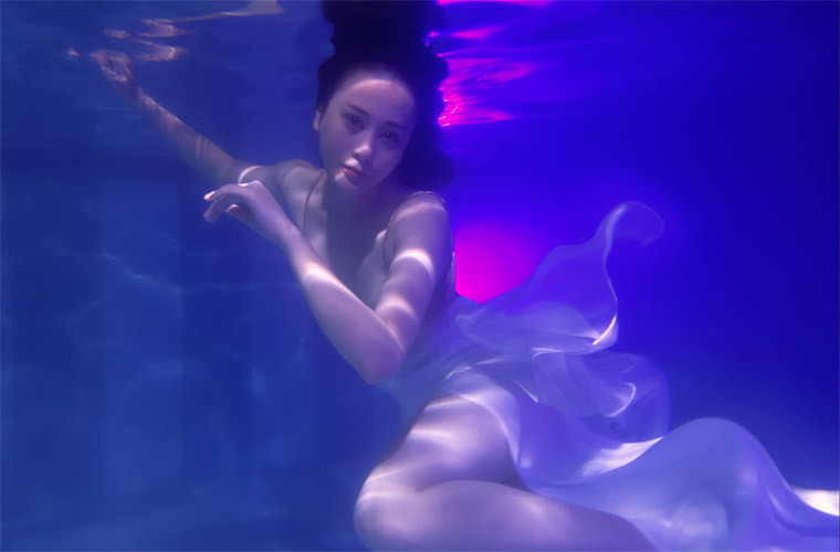 Liên tiếp sau đó, Phương Oanh gây ấn tượng qua các phim như: "Cô gái nhà người ta", "Những ngày không quên", "Lựa chọn số phận" và mới đây nhất là "Hương vị tình thân".