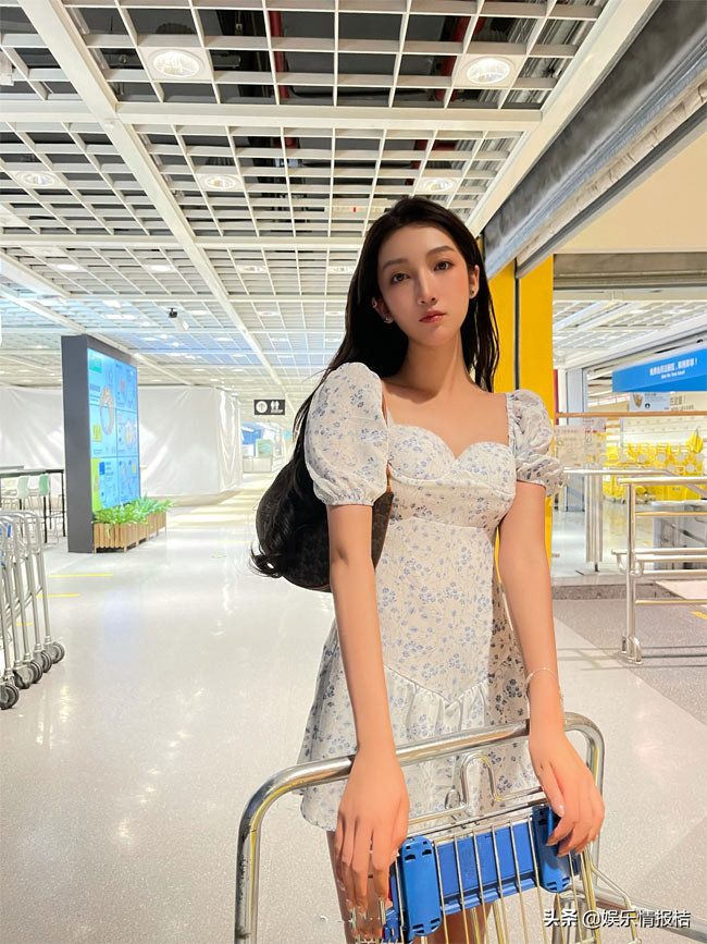 Không những không đưa Đô Mỹ Trúc về ra mắt gia đình như đã hứa, Ngô Diệc Phàm còn phản bội và hẹn hò với nhiều cô gái khác. (Ảnh: weibo)