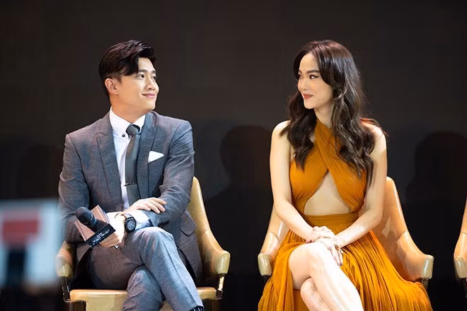 Nghi vấn Minh Hằng hẹn hò Quốc Trường dấy lên giữa lúc bộ phim điện ảnh "Bẫy ngọt ngào" cả hai tham gia sắp ra rạp. Đây cũng là bộ phim mà "bé Heo" ngoài vai trò diễn viên còn là nhà đầu tư và đồng sản xuất. Ảnh: CJ HK.