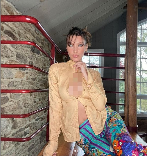 Không chỉ xinh đẹp, "thiên thần Victoria's Secret" còn sở hữu phong cách thời trang hớ hênh, gợi cảm "đốt mắt" người hâm mộ.