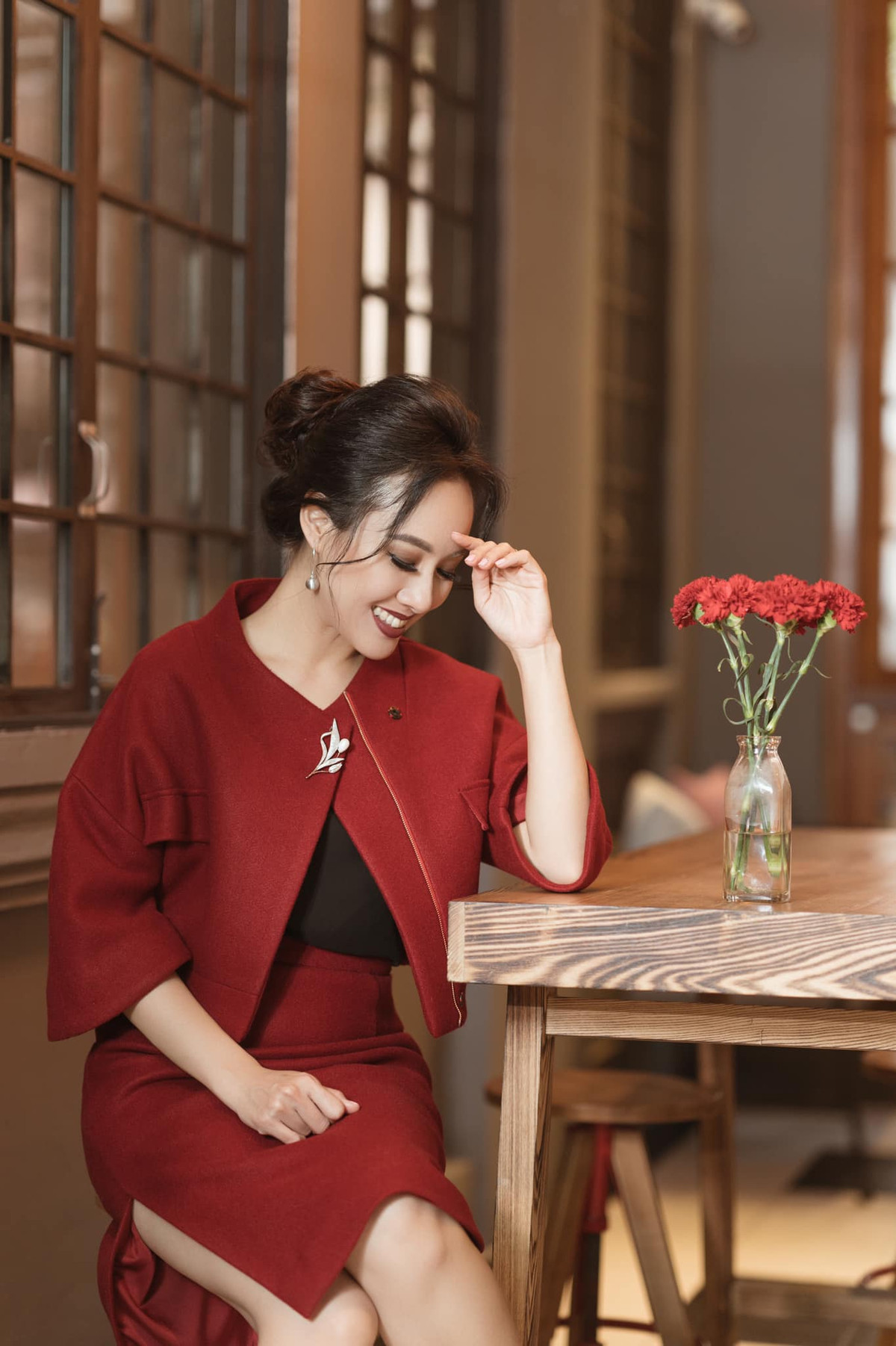 Sự nghiệp lẫn cuộc sống hôn nhân đều viên mãn là bí kíp giúp BTV Hoài Anh ngày càng trẻ đẹp.