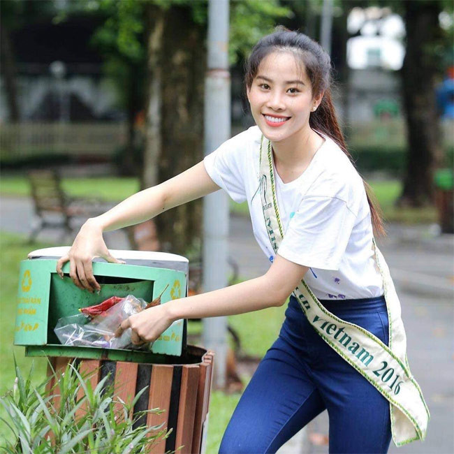 Dù tuổi thơ nghèo khó, gia đình chia tách nhưng Nam Em luôn nỗ lực cố gắng khẳng định bản thân. Cô đã tốt nghiệp Trường Đại học Văn hóa – Nghệ thuật Quân đội và tham gia showbiz từ năm 2014. (Ảnh: FBNV)