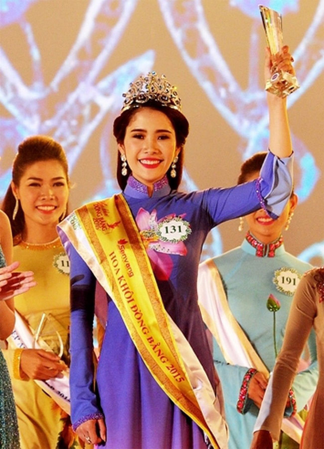 Tại các cuộc thi này, Nam Em đã giành được những vị trí không tồi: Hoa khôi Đồng bằng sông Cửu Long 2015, top 10 Hoa hậu Hoàn vũ Việt Nam 2015, top 8 Hoa hậu Trái đất 2016. (Ảnh: PLO.VN)