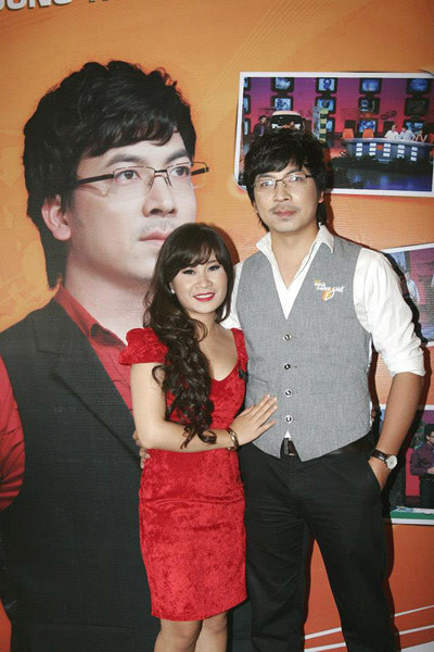 "Giáo sư Xoay" và vợ thường xuyên xuất hiện cùng nhau trong các sự kiện.