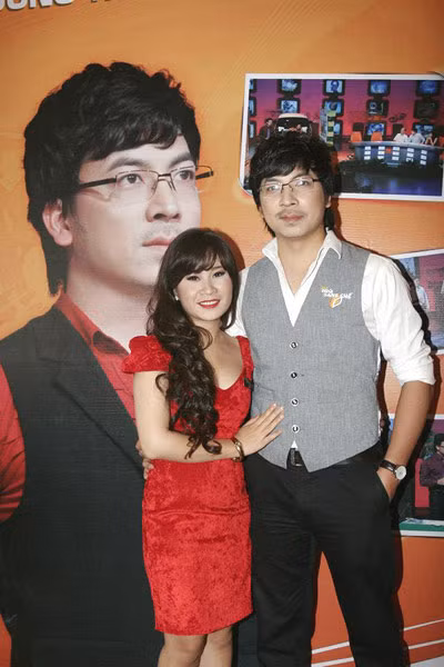 "Giáo sư Xoay" và vợ thường xuyên xuất hiện cùng nhau trong các sự kiện.