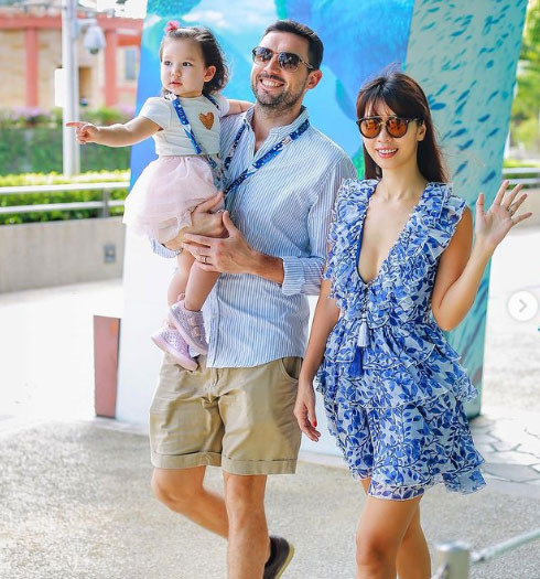 Năm 2016, Hà Anh kết hôn với thầy giáo người Anh sinh năm 1984 tên Oliver Dowden. Tháng 6/2018, cả hai chào đón cô con gái đầu lòng, đặt tên là Myla Vu Dowden.