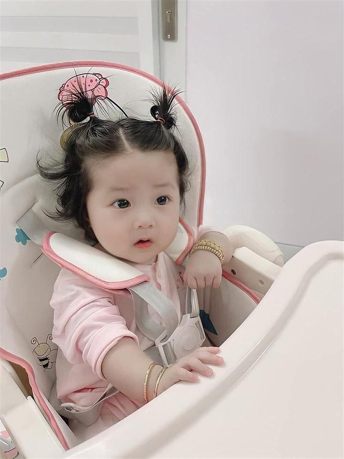 "Tôi xin lỗi vì đã giữ cho riêng mình một bí mật suốt 2 năm nay! Đây là câu chuyện có thật 100% không hề chuẩn bị kịch bản và dàn dựng, mà chính ba mẹ của tôi cũng là những người đứng ngoài cuộc!", Lâm Chấn Khang tiết lộ trên trang cá nhân.