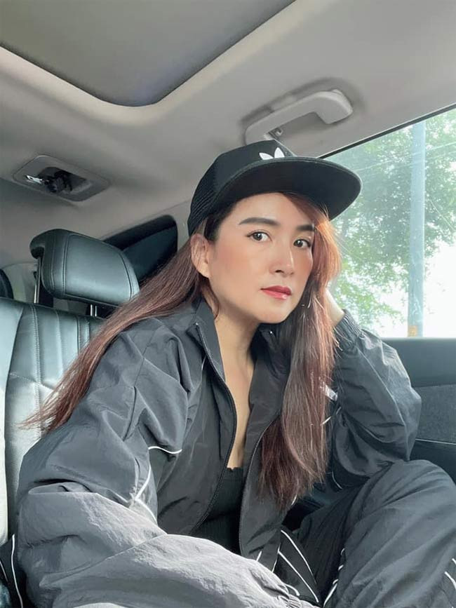 Nữ doanh nhân sinh năm 1977 được khen ngày càng trẻ đẹp hơn.