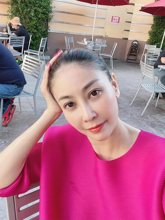 Ở tuổi 45, Hà Kiều Anh trẻ trung, rạng ngời ít ai bì kịp.