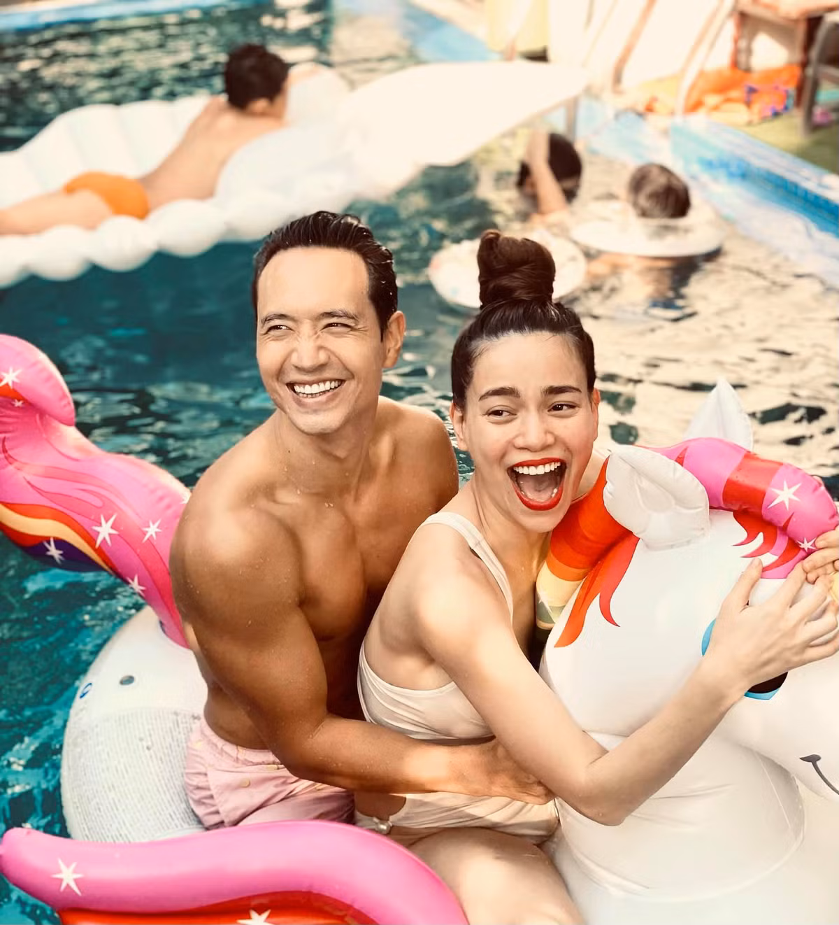 Cặp đôi luôn dành cho nhau những khoảnh khắc ngọt ngào.