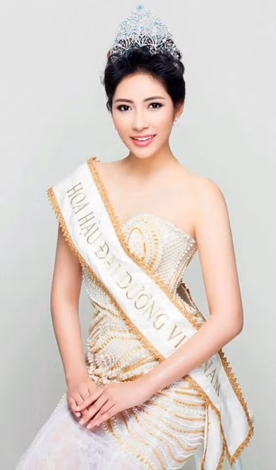 Theo chia sẻ mới nhất trên trang cá nhân, Đặng Thu Thảo cho biết chính vì nhan sắc xấu xí lúc mang thai mà cô bị chồng phụ bạc, ngoại tình, thậm chí bị chồng đánh.