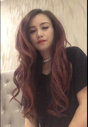 Cô luôn phủ nhận lời tố ngoại tình của Cao Thắng, đồng thời còn tố bị chồng cũ bạo hành không ít lần trước vụ hành hung xảy ra cách đây ít ngày.