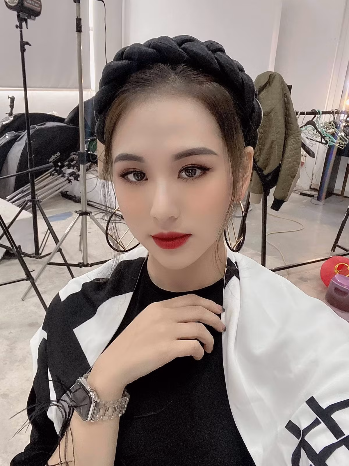 Bạn gái Vũ Duy Khánh sở hữu vóc dáng gợi cảm, gương mặt thanh tú, xinh đẹp như hot girl.