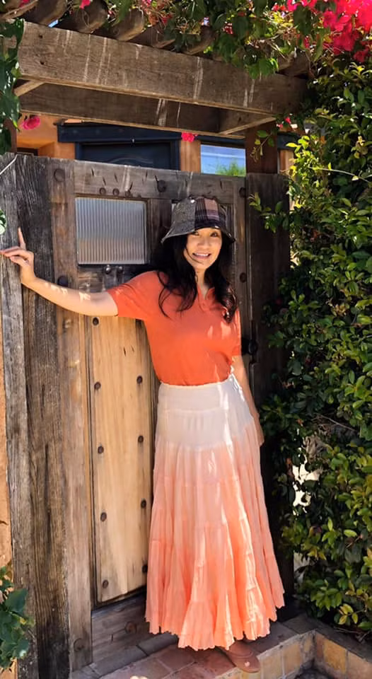 Nữ diễn viên "Phượng Khấu" chụp ảnh kỷ niệm trước khi thành phố nơi cô ở phải đóng cửa lần nữa vì COVID-19.